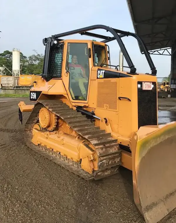 Equipo de construcción de carreteras de Constructora Herrera